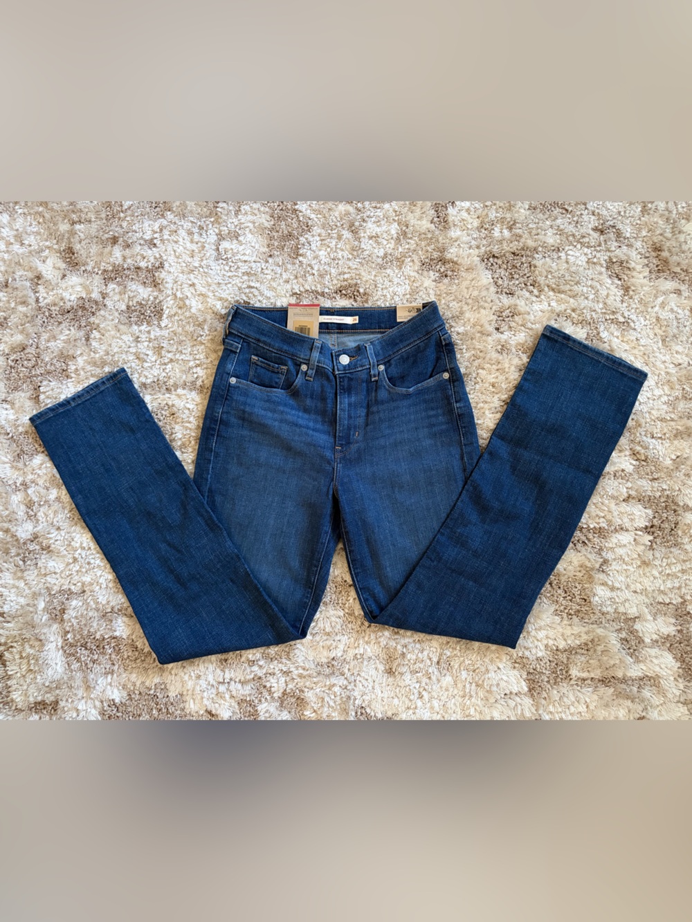 NWT Levi's Classic Straight-Leg Women's Jeans Size 26 Dark Wash